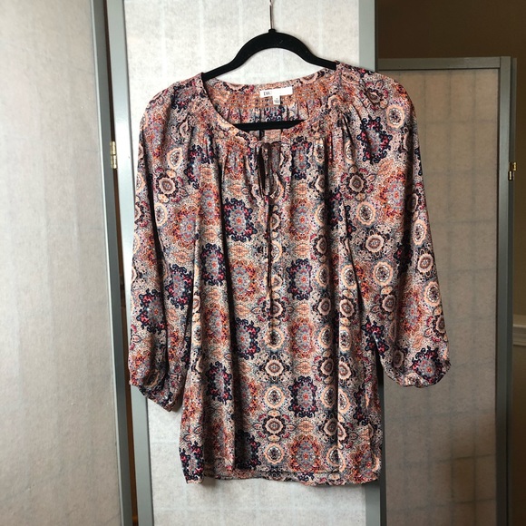 DR2 Tops - DR2 peasant style blouse with front ties